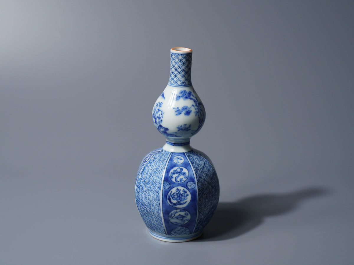 Blue-and-White Gourd-shaped