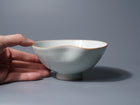 白磁刻花茶碗