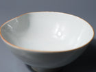 白磁刻花茶碗