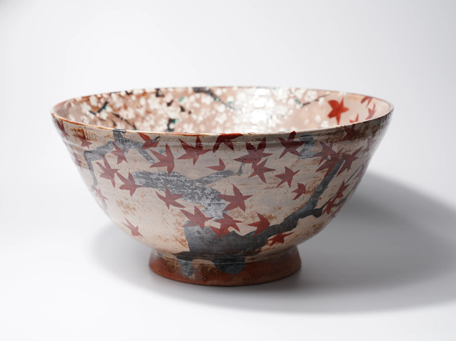Large Bowl with Unkin (Cherry Blossom and Maple Leaf) Design